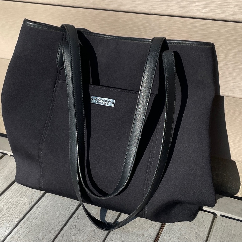 Coach Black Tote Bag Sleek Minimalist Design